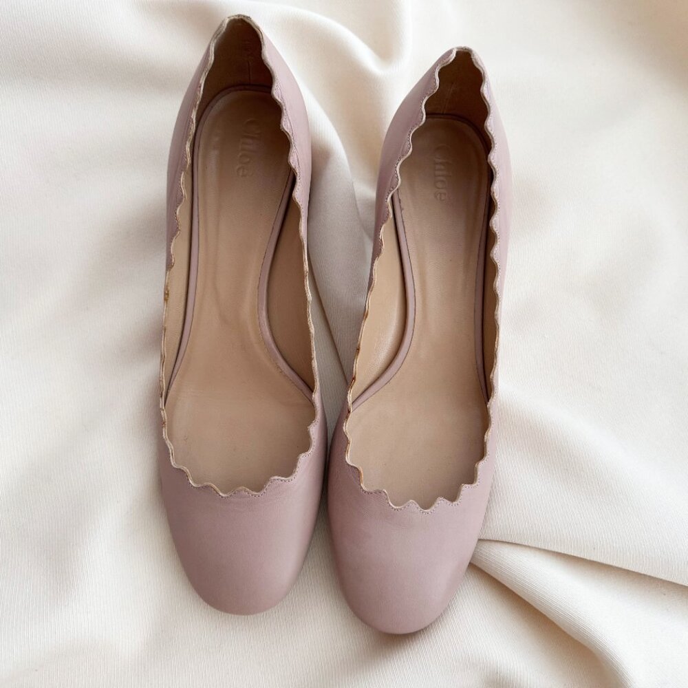 Chloé Lauren Scalloped Nude Leather Pumps, size 40 (size 9.5)